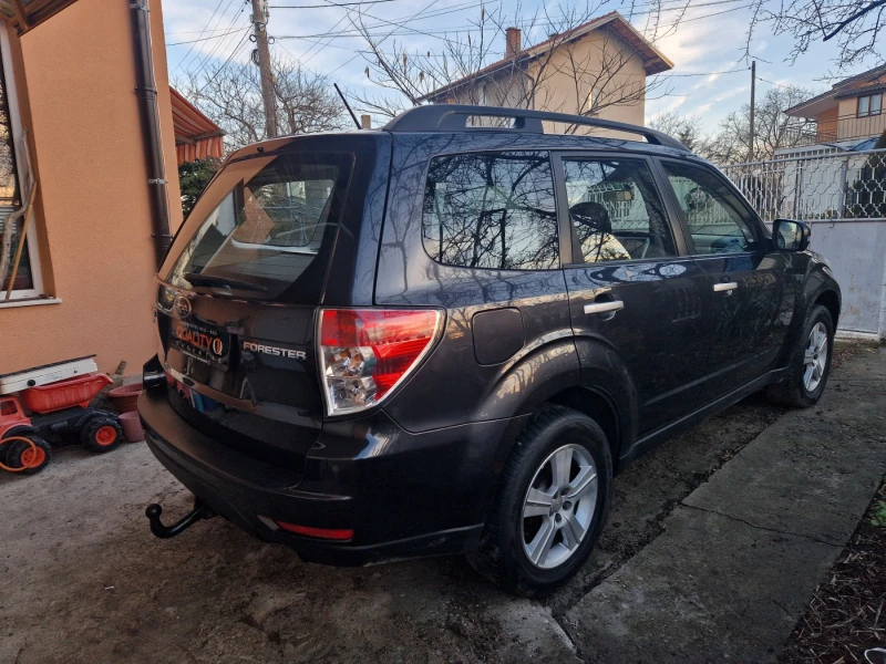 Subaru Forester 2.0i Швейцария, снимка 4 - Автомобили и джипове - 48852744