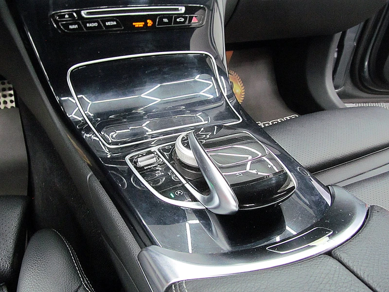 Mercedes-Benz C 220 4-MATIC/AMG-OPTIC/NAVI/СОБСТВЕН ЛИЗИНГ, снимка 15 - Автомобили и джипове - 51180787