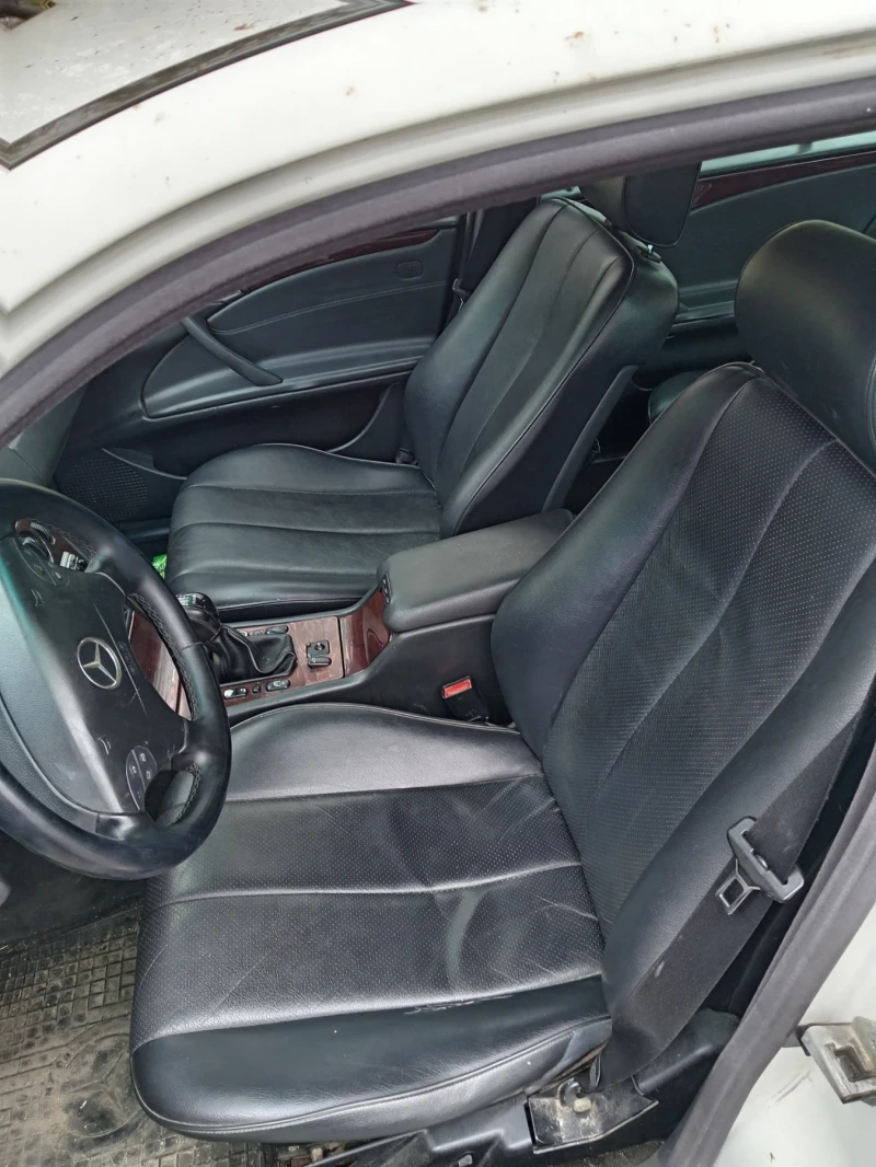 Mercedes-Benz E 200, снимка 6 - Автомобили и джипове - 52855850