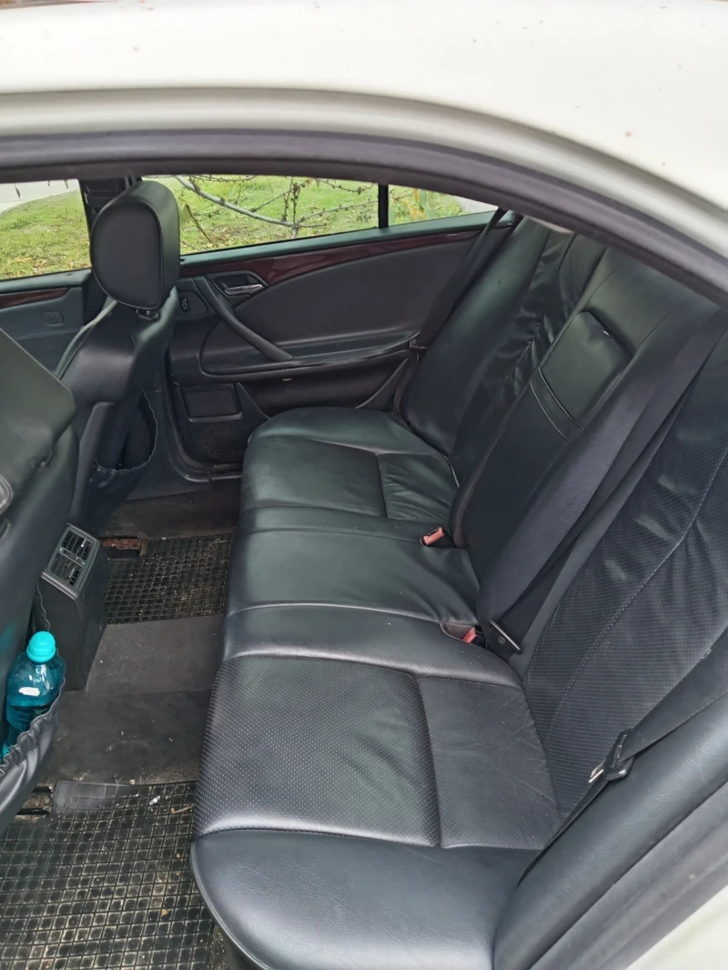 Mercedes-Benz E 200, снимка 7 - Автомобили и джипове - 52855850