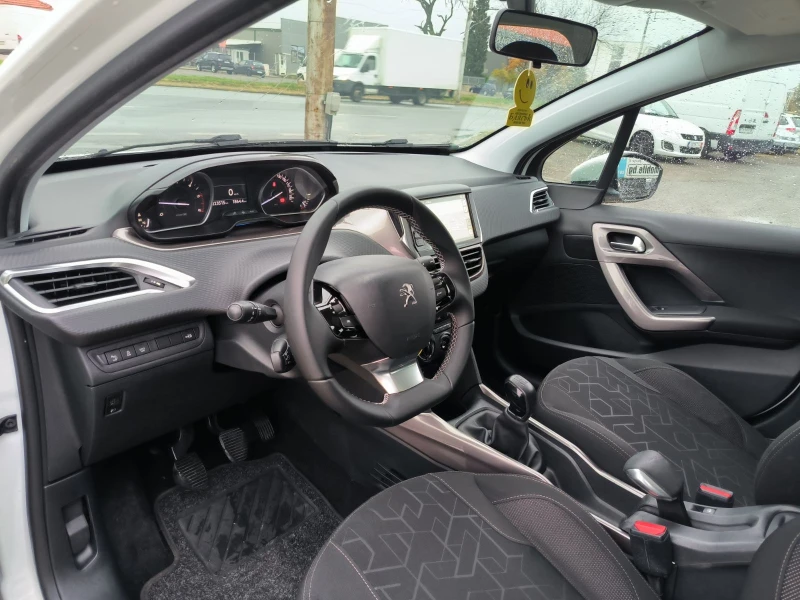 Peugeot 2008 1.6d-Navi-Panorama-Euro-5B, снимка 13 - Автомобили и джипове - 52322092
