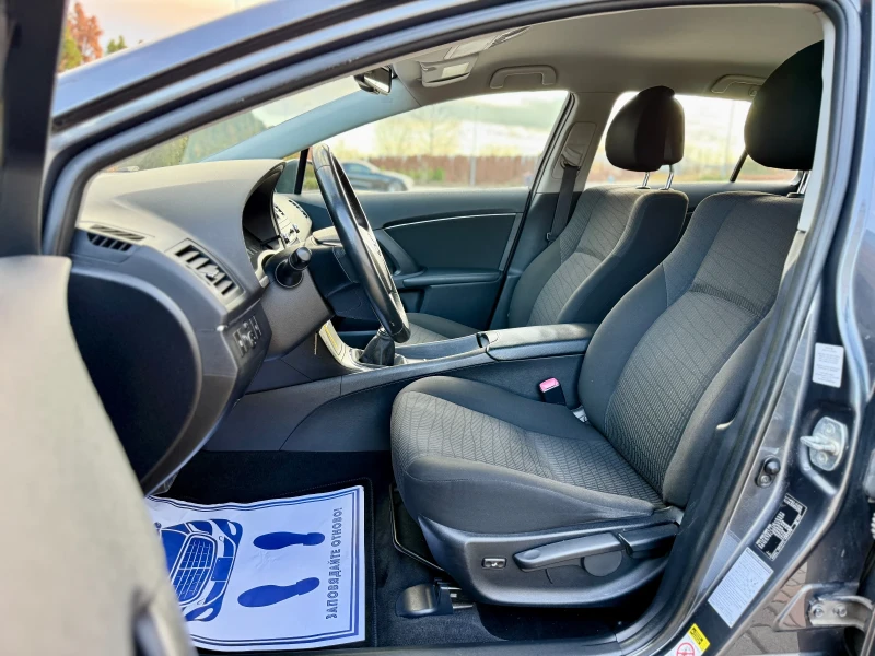 Toyota Avensis 1.8-147КС / 6 СКОРОСТИ / КСЕНОН / КАТО НОВА, снимка 7 - Автомобили и джипове - 52616854