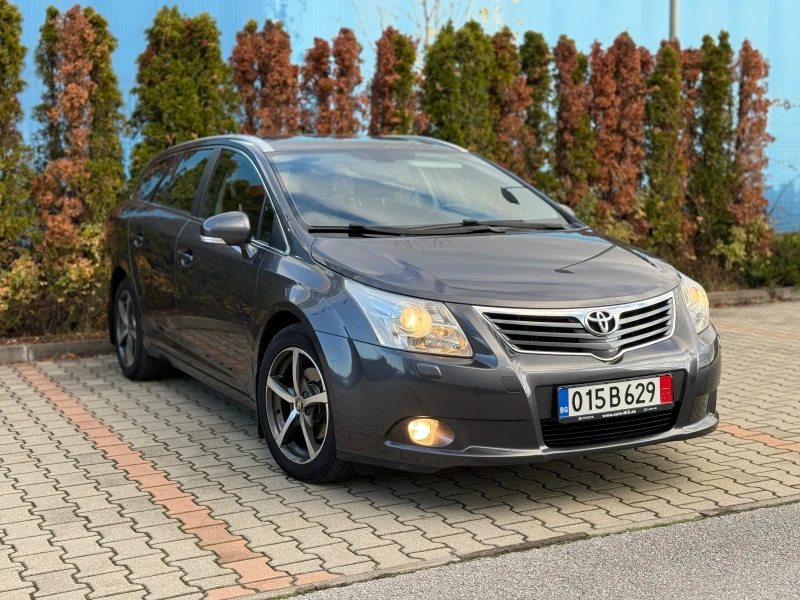 Toyota Avensis 1.8-147КС / 6 СКОРОСТИ / КСЕНОН / КАТО НОВА, снимка 3 - Автомобили и джипове - 52616854