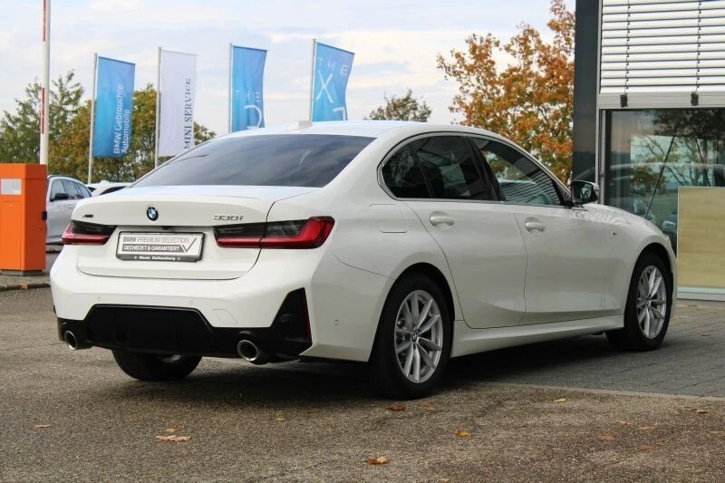 BMW 330 M Sport Facelift, снимка 4 - Автомобили и джипове - 46083801