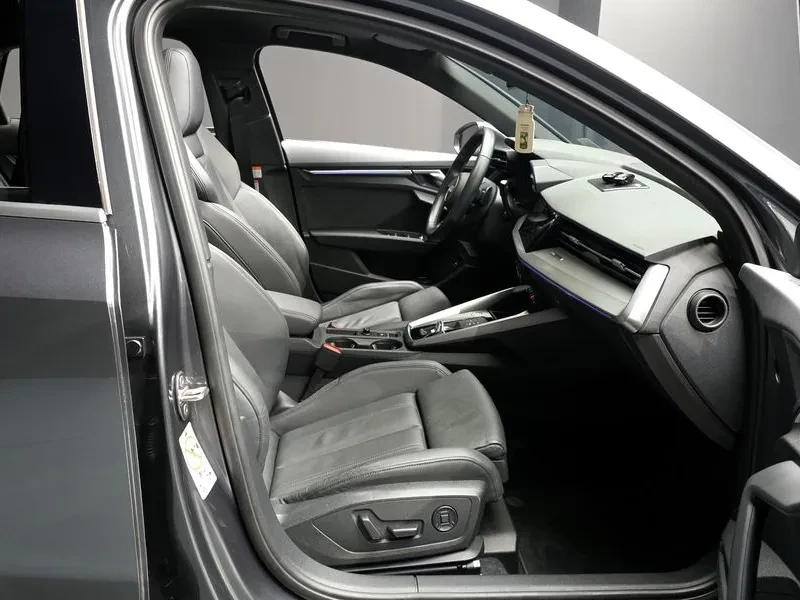 Audi A3 2.0 TFSI, снимка 10 - Автомобили и джипове - 54139372