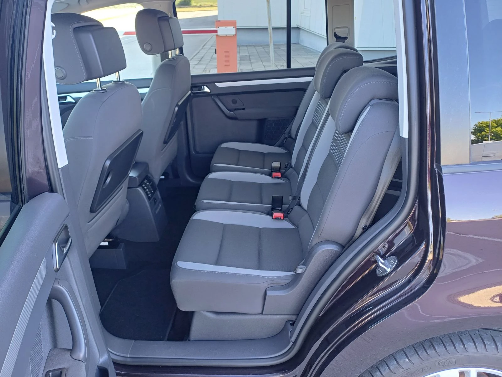 VW Touran LIFE 2.0 TDI 7 места - изображение 10