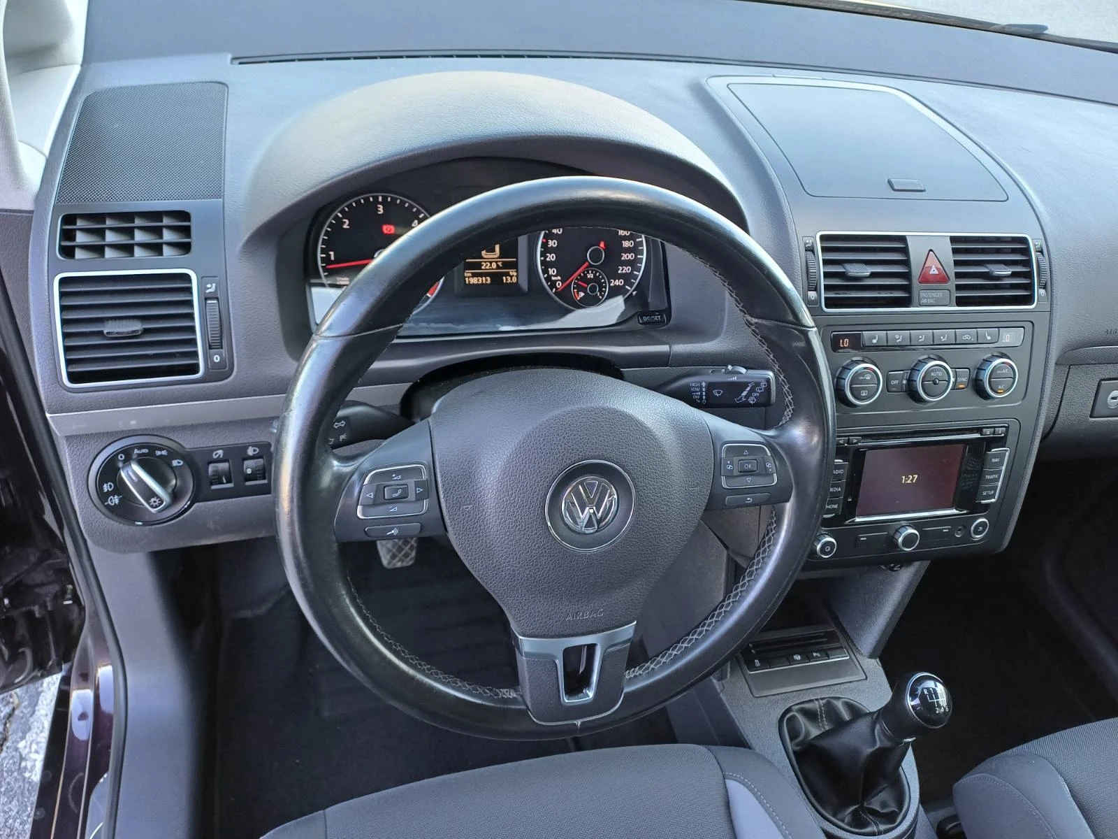 VW Touran LIFE 2.0 TDI 7 места - изображение 9