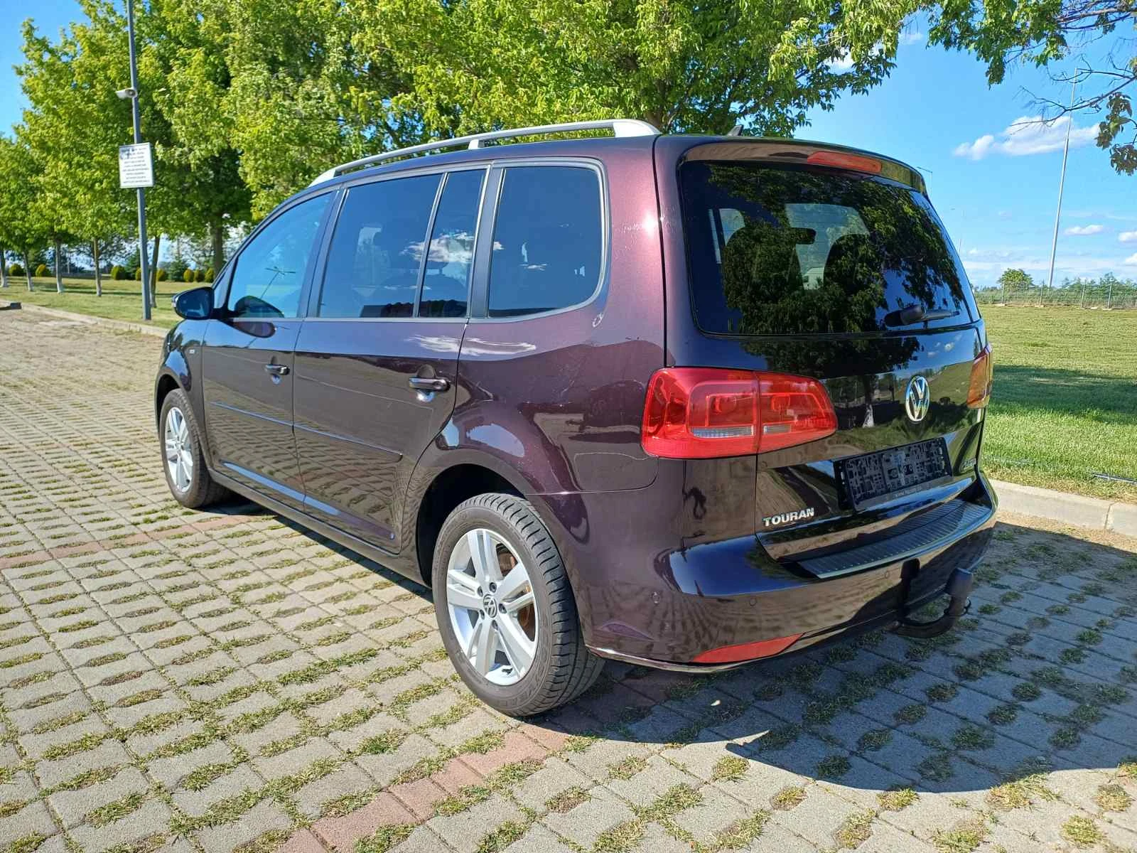 VW Touran LIFE 2.0 TDI 7 места - изображение 7