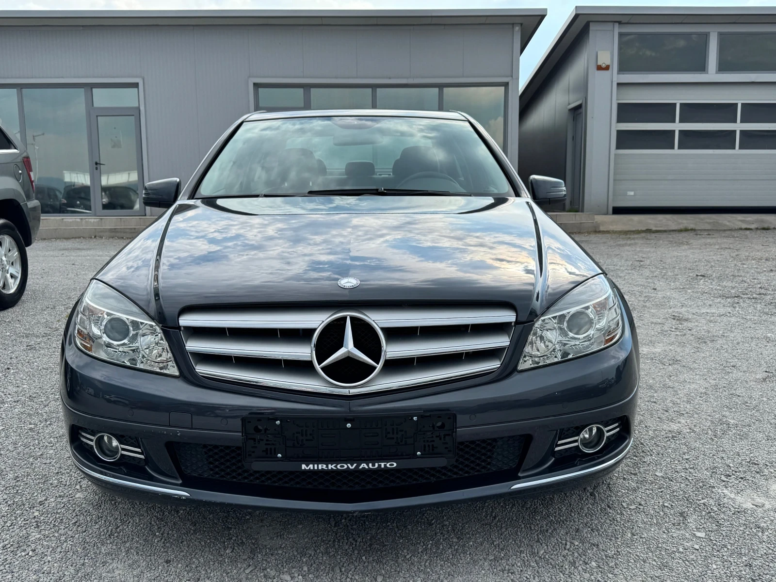 Mercedes-Benz C 220 63.000 км/ ОРИГИНАЛНАТА БОЯ/AVANTGARDE/НОВ - изображение 2