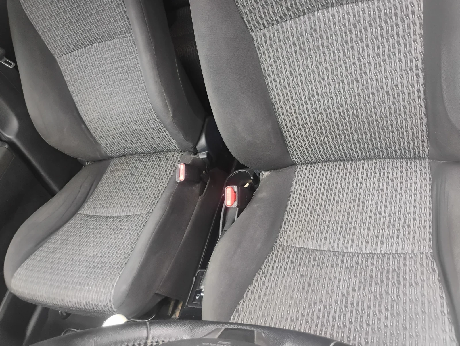 Toyota Yaris  - изображение 8