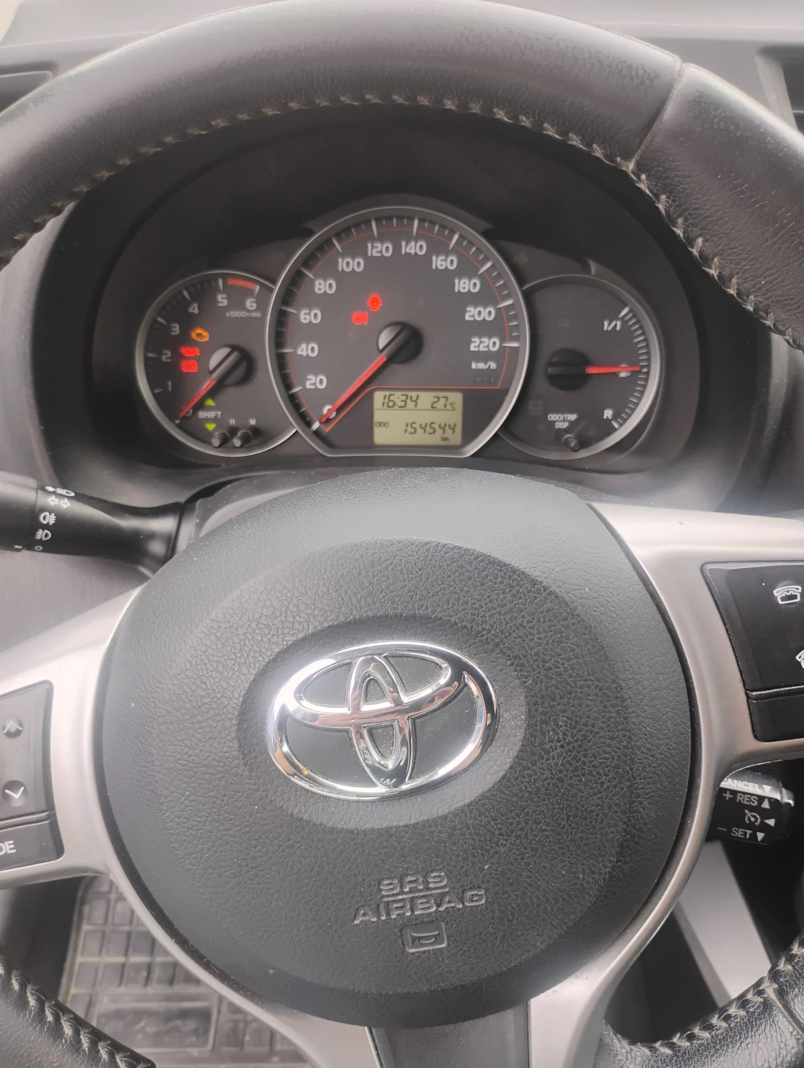 Toyota Yaris  - изображение 6