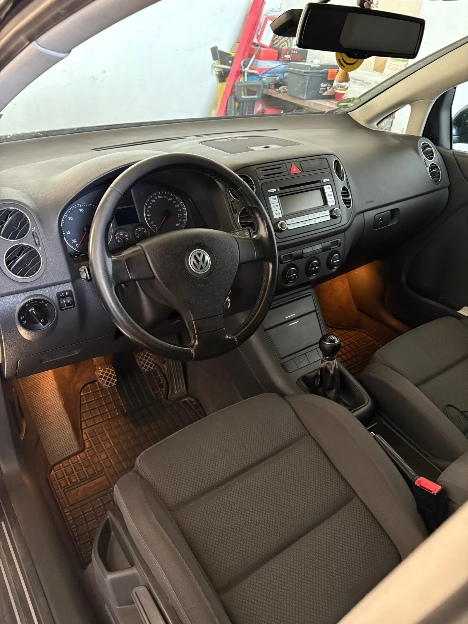 VW Golf Plus 2.0TDI - изображение 6