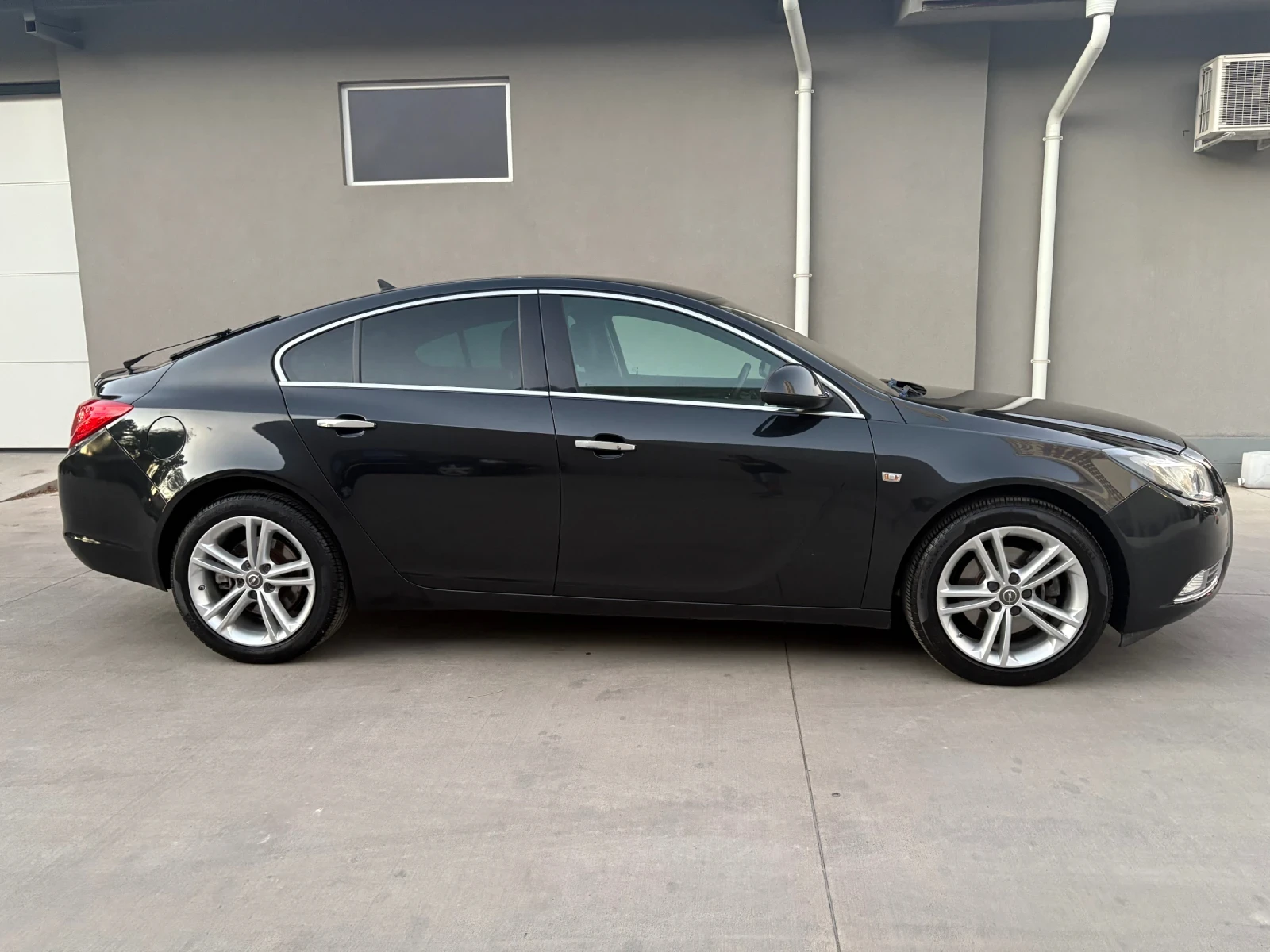 Opel Insignia Sport 4x4 2.0 CDTI 160hp Full Extras - изображение 9