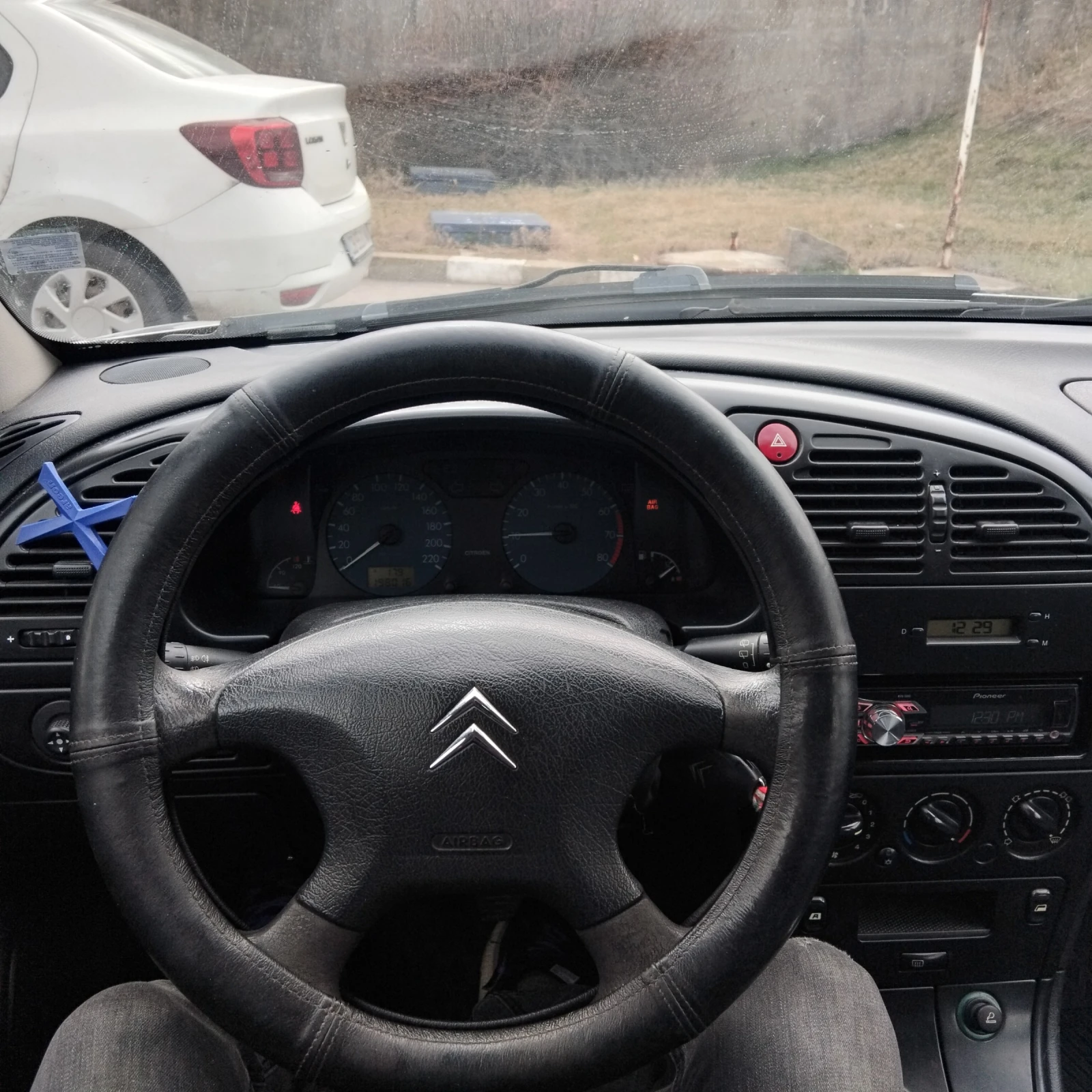 Citroen Xsara 1.4/ГАЗ/Обслужена , снимка 8 - Автомобили и джипове - 53900132