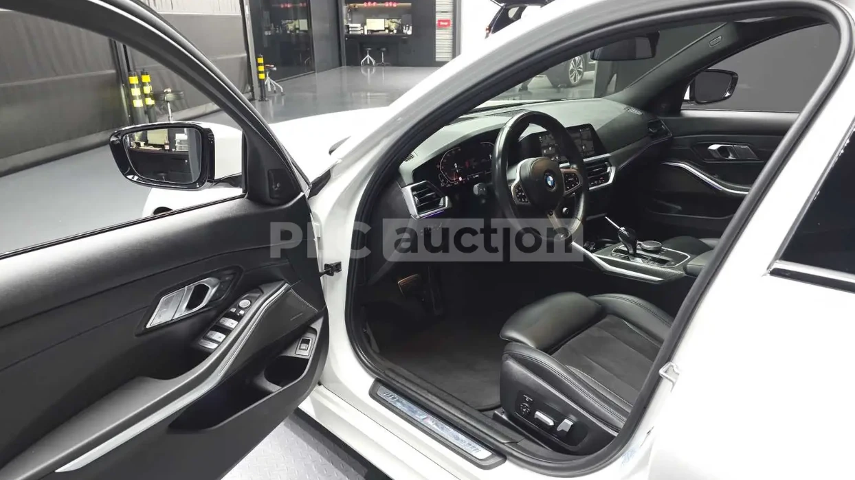 BMW 320 M package/Harman Kardon/360 КАМЕРИ/FULL!, снимка 6 - Автомобили и джипове - 54248622