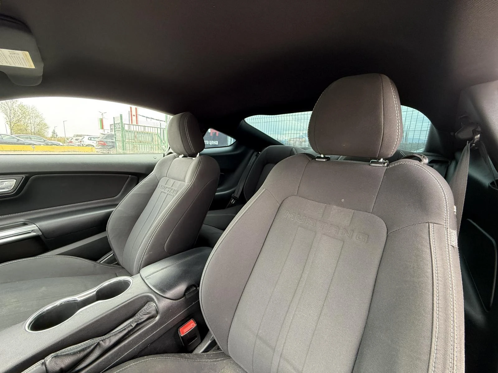 Ford Mustang FACE* 2.3ECOBOOST* NAVI* РЕАЛНИ КМ!, снимка 9 - Автомобили и джипове - 54337817