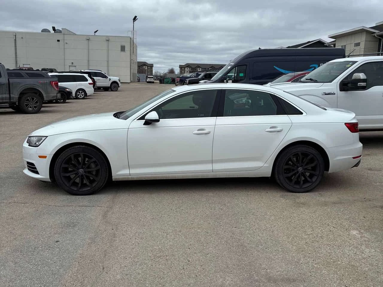 Audi A4 | Progressiv | CARFAX | ПОДГРЕВ | ШИБЕДАХ | , снимка 2 - Автомобили и джипове - 54432358