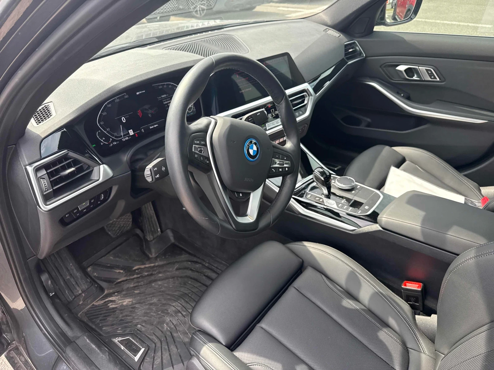 BMW 330 HYBRID * ПОДГРЕВ * ПАНОРАМА* CARFAX, снимка 6 - Автомобили и джипове - 54529100