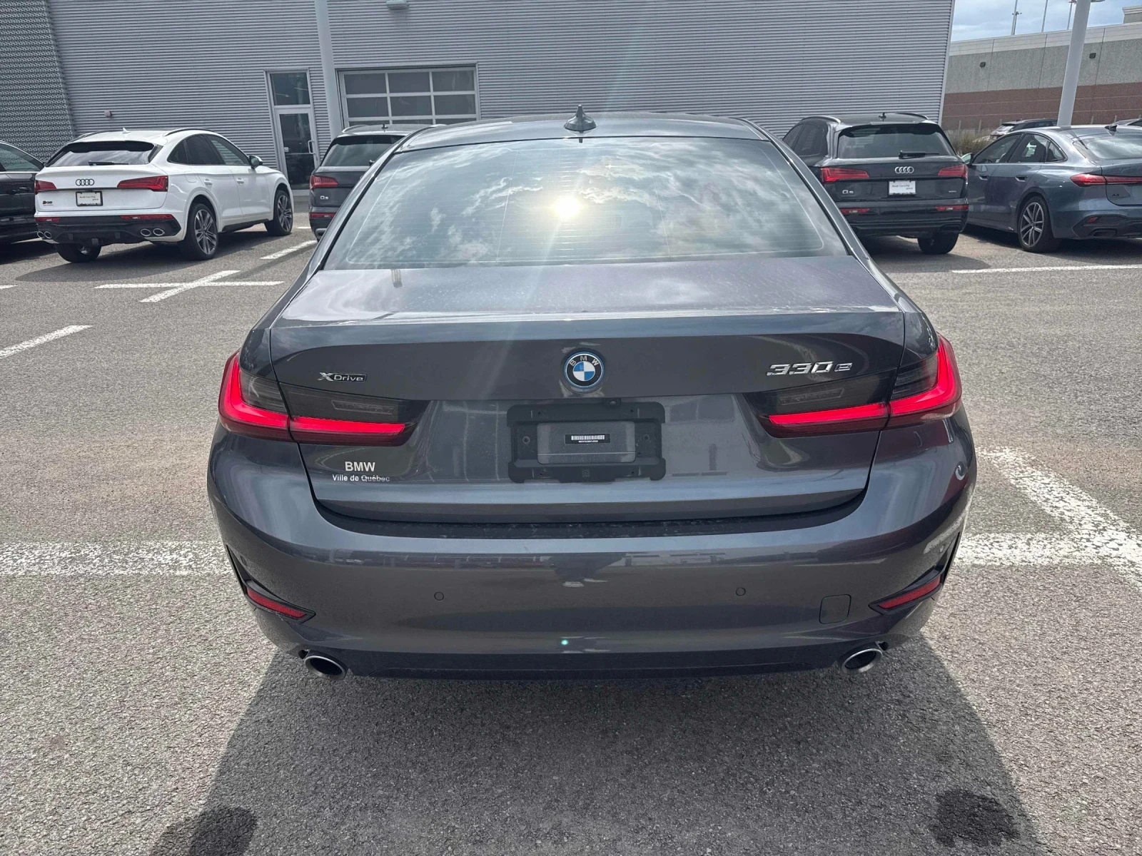 BMW 330 HYBRID * ПОДГРЕВ * ПАНОРАМА* CARFAX, снимка 2 - Автомобили и джипове - 54529100