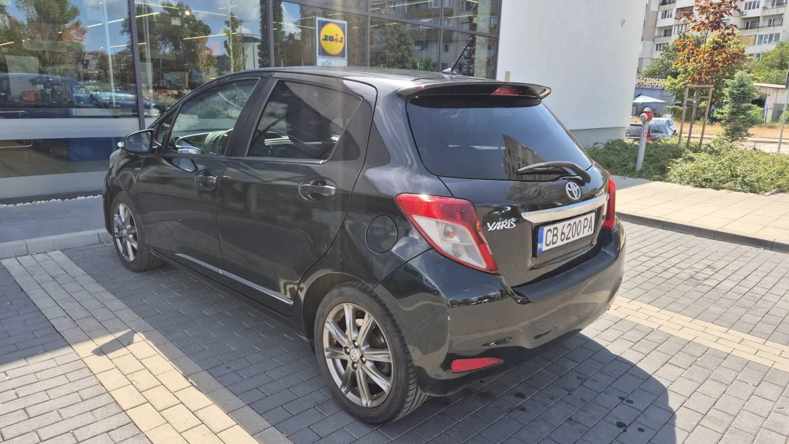 Toyota Yaris 1.5, снимка 6 - Автомобили и джипове - 56172412