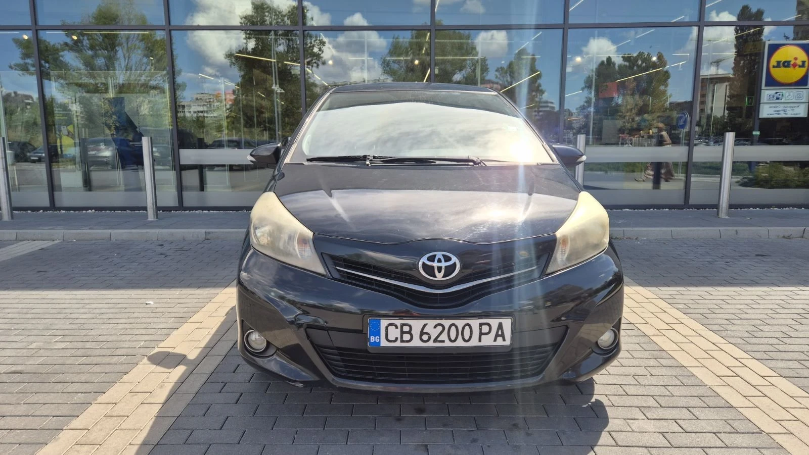 Toyota Yaris 1.5, снимка 2 - Автомобили и джипове - 56172412