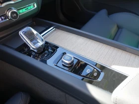 Volvo XC60 NEW 2026 B5 AWD Plus Dark, снимка 11