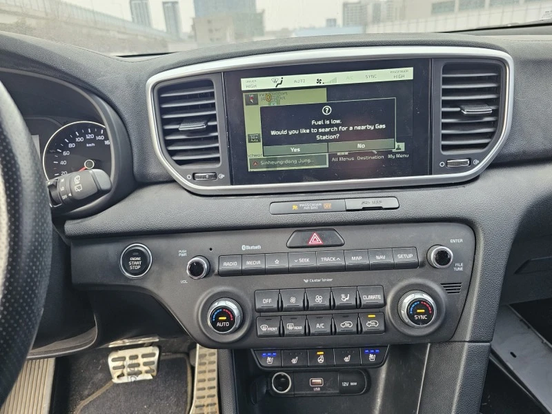 Kia Sportage 1.6, снимка 6 - Автомобили и джипове - 46514149