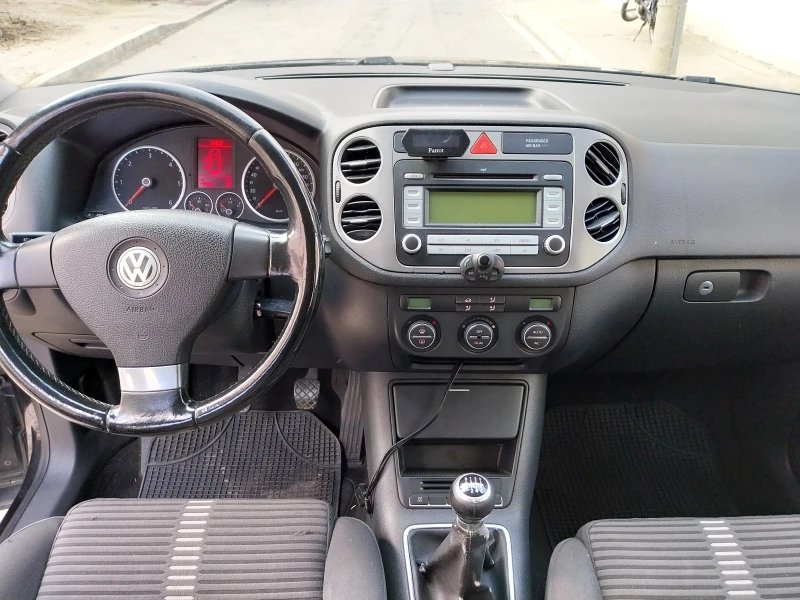 VW Tiguan, снимка 7 - Автомобили и джипове - 47972659