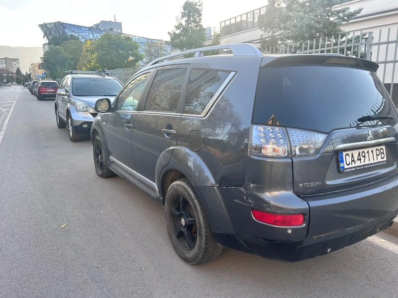 Mitsubishi Outlander, снимка 3 - Автомобили и джипове - 52908616