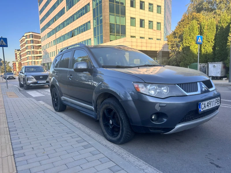 Mitsubishi Outlander, снимка 4 - Автомобили и джипове - 52908616