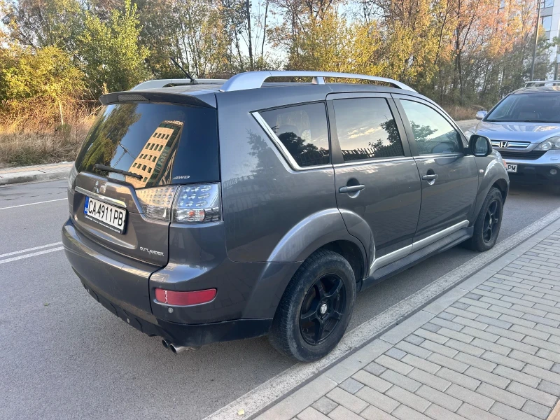Mitsubishi Outlander, снимка 5 - Автомобили и джипове - 52908616