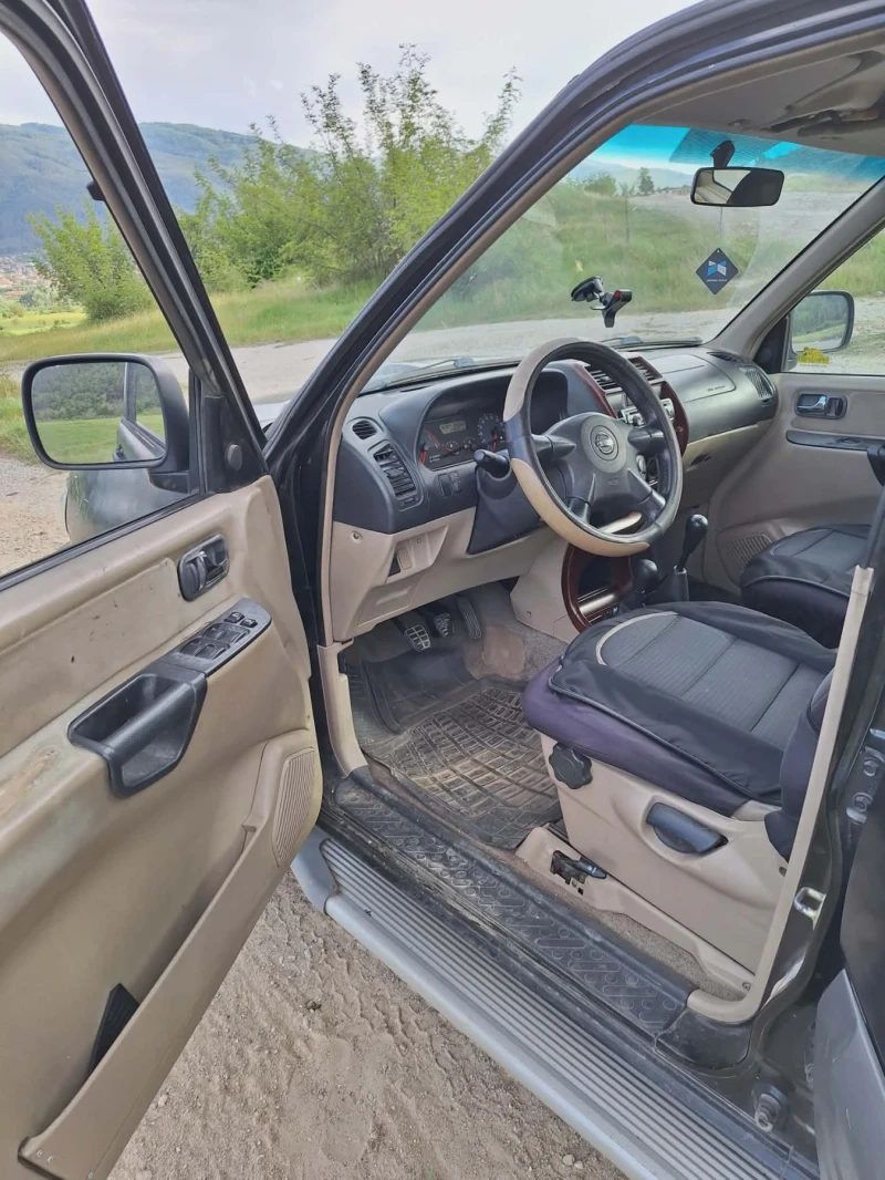 Nissan Terrano, снимка 4 - Автомобили и джипове - 52725752