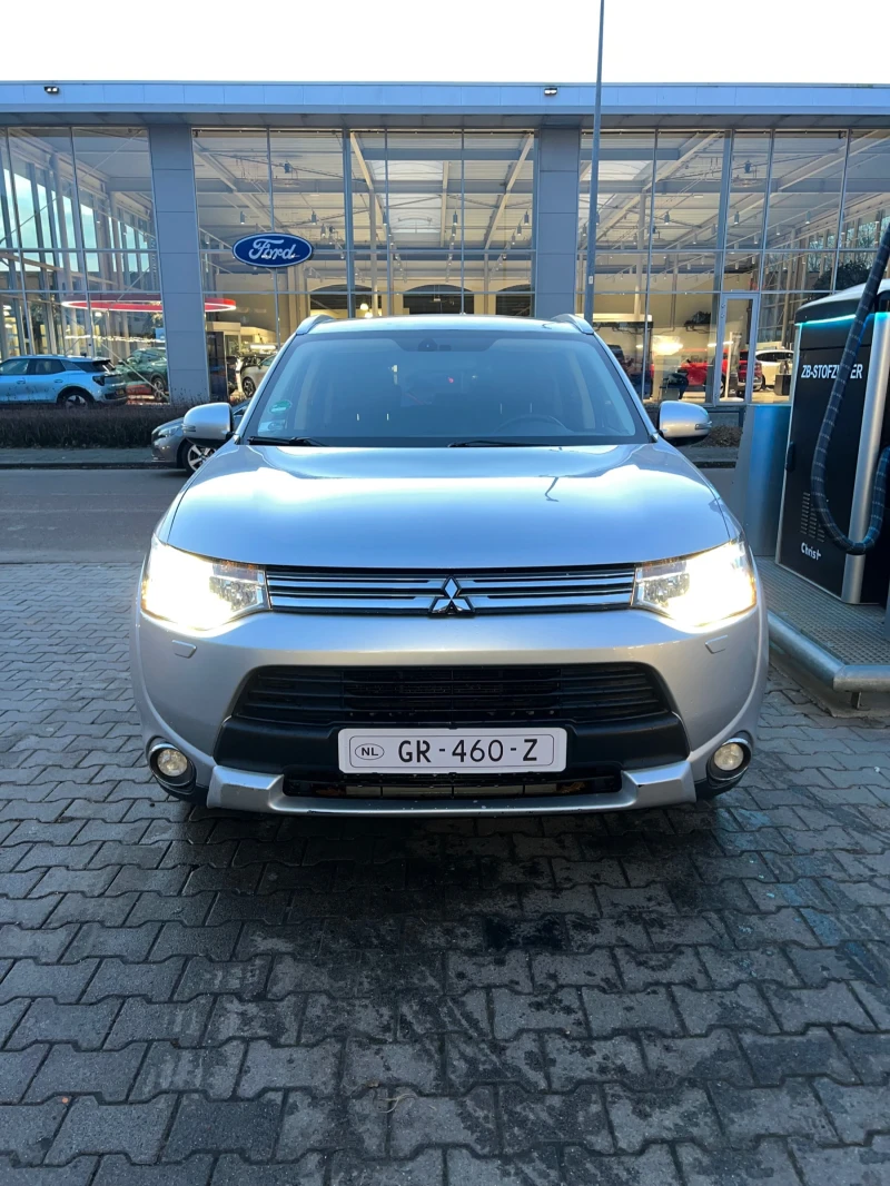 Mitsubishi Outlander, снимка 2 - Автомобили и джипове - 53289613