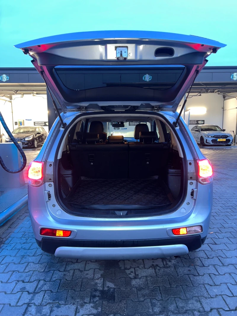 Mitsubishi Outlander, снимка 12 - Автомобили и джипове - 53289613