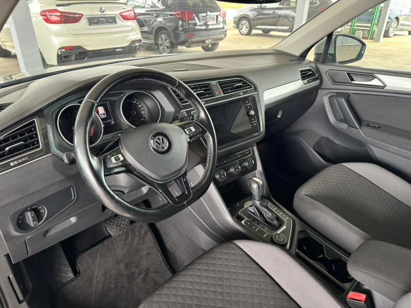 VW Tiguan 2.0TDI* 150ps* 4motion* Distronic* НАВИ* КАМЕРА, снимка 9 - Автомобили и джипове - 53291879