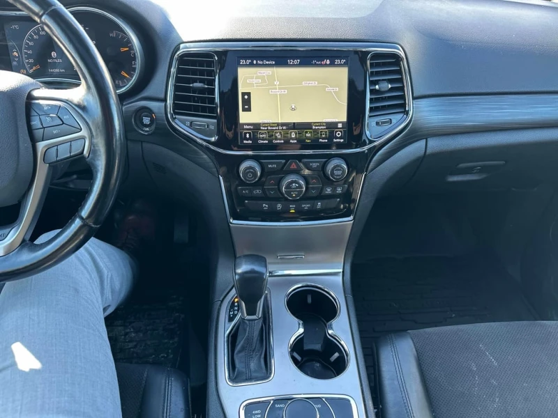 Jeep Grand cherokee * Altitude * CARFAX * БЕЗ ПЪРВОНАЧАЛНА ВНОСКА, снимка 9 - Автомобили и джипове - 53293971