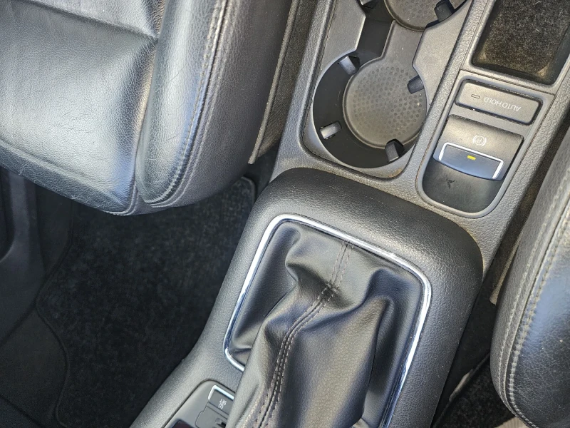 VW Tiguan, снимка 9 - Автомобили и джипове - 53389771