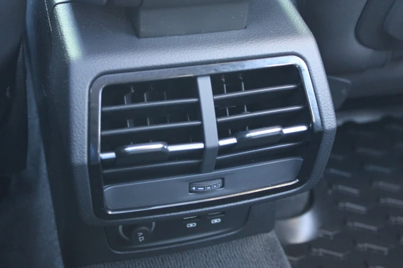 Audi Q3 Quattro* Prestige* S Line* АвтоКредит* (ЦЕНА ДО БГ, снимка 16 - Автомобили и джипове - 53404488