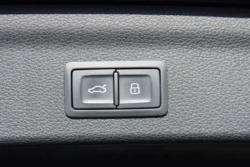 Audi Q3 Quattro* Prestige* S Line* АвтоКредит* (ЦЕНА ДО БГ, снимка 15 - Автомобили и джипове - 53404488