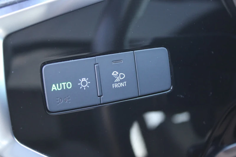 Audi Q3 Quattro* Prestige* S Line* АвтоКредит* (ЦЕНА ДО БГ, снимка 14 - Автомобили и джипове - 53404488