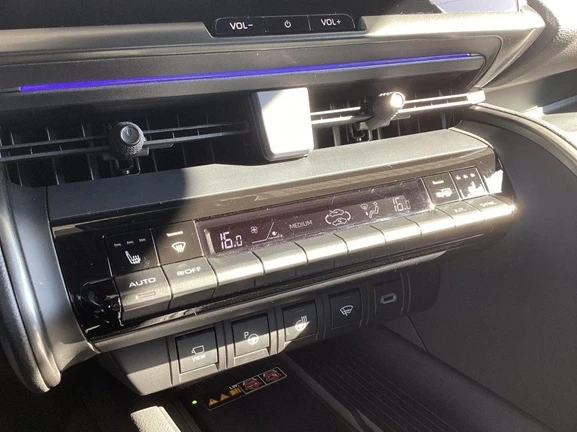 Toyota C-HR 2.0 Hybrid AWD = GR Sport = Гаранция - изображение 10