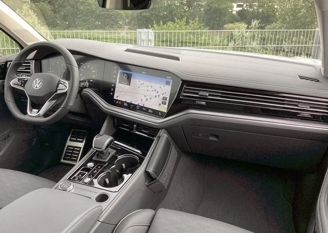 VW Touareg 3.0TDI* 4MOTION* R-LINE* MATRIX* MEMO* ГАРАНЦИЯ - изображение 9