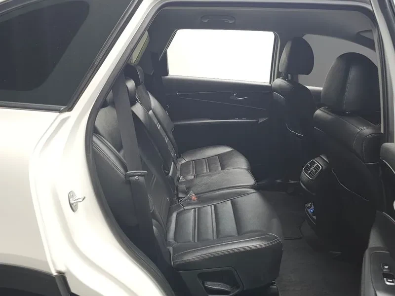 Kia Sorento 2.2 CRDI 4WD - САМО 30% АВАНС, снимка 11 - Автомобили и джипове - 55899859