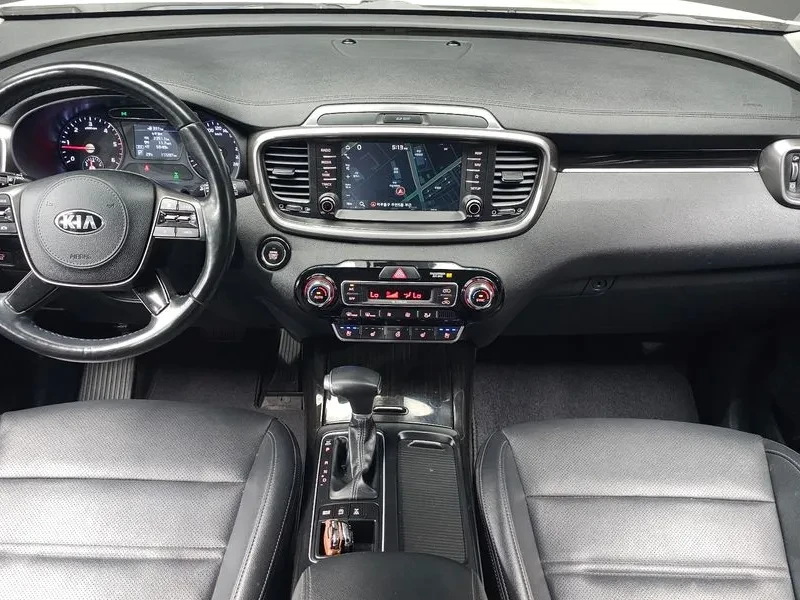 Kia Sorento 2.2 CRDI 4WD - САМО 30% АВАНС, снимка 7 - Автомобили и джипове - 55899859