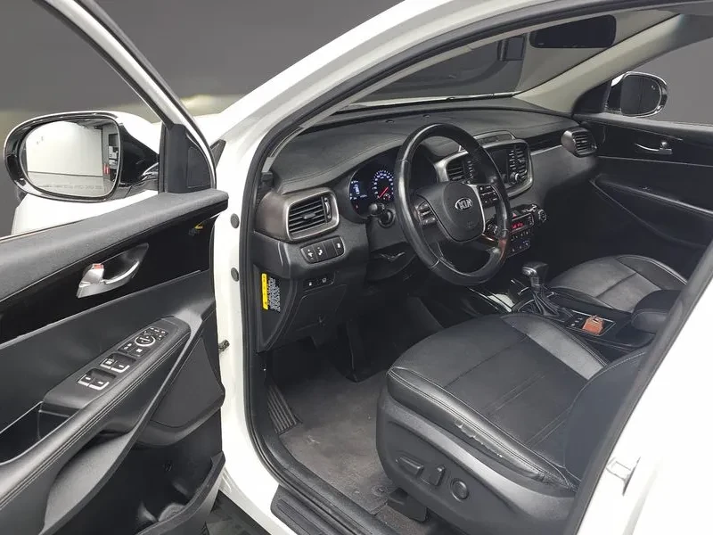 Kia Sorento 2.2 CRDI 4WD - САМО 30% АВАНС, снимка 12 - Автомобили и джипове - 55899859