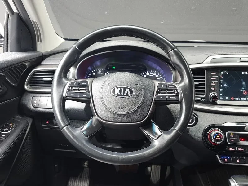 Kia Sorento 2.2 CRDI 4WD - САМО 30% АВАНС, снимка 13 - Автомобили и джипове - 55899859