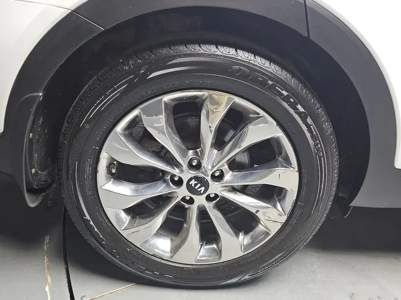 Kia Sorento 2.2 CRDI 4WD - САМО 30% АВАНС, снимка 5 - Автомобили и джипове - 55899859