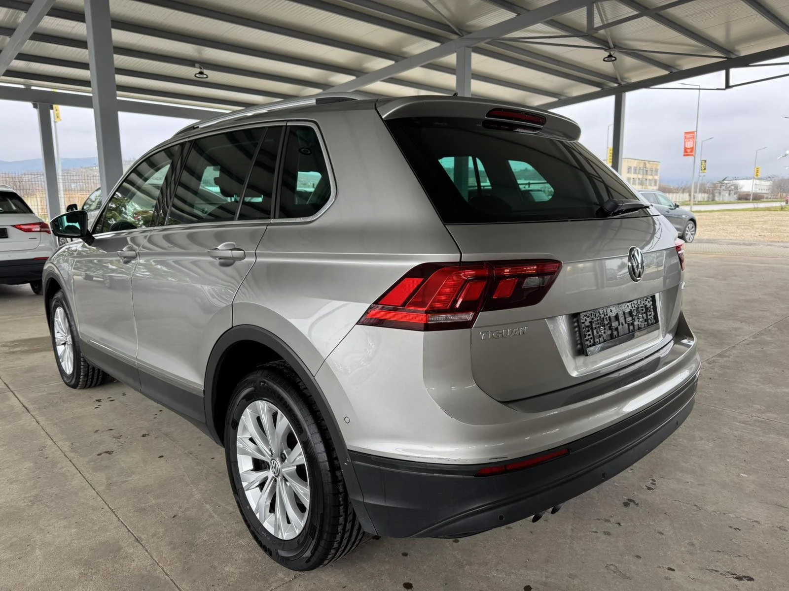 VW Tiguan 2.0TDI* 150ps* 4motion* Distronic* НАВИ* КАМЕРА - изображение 3