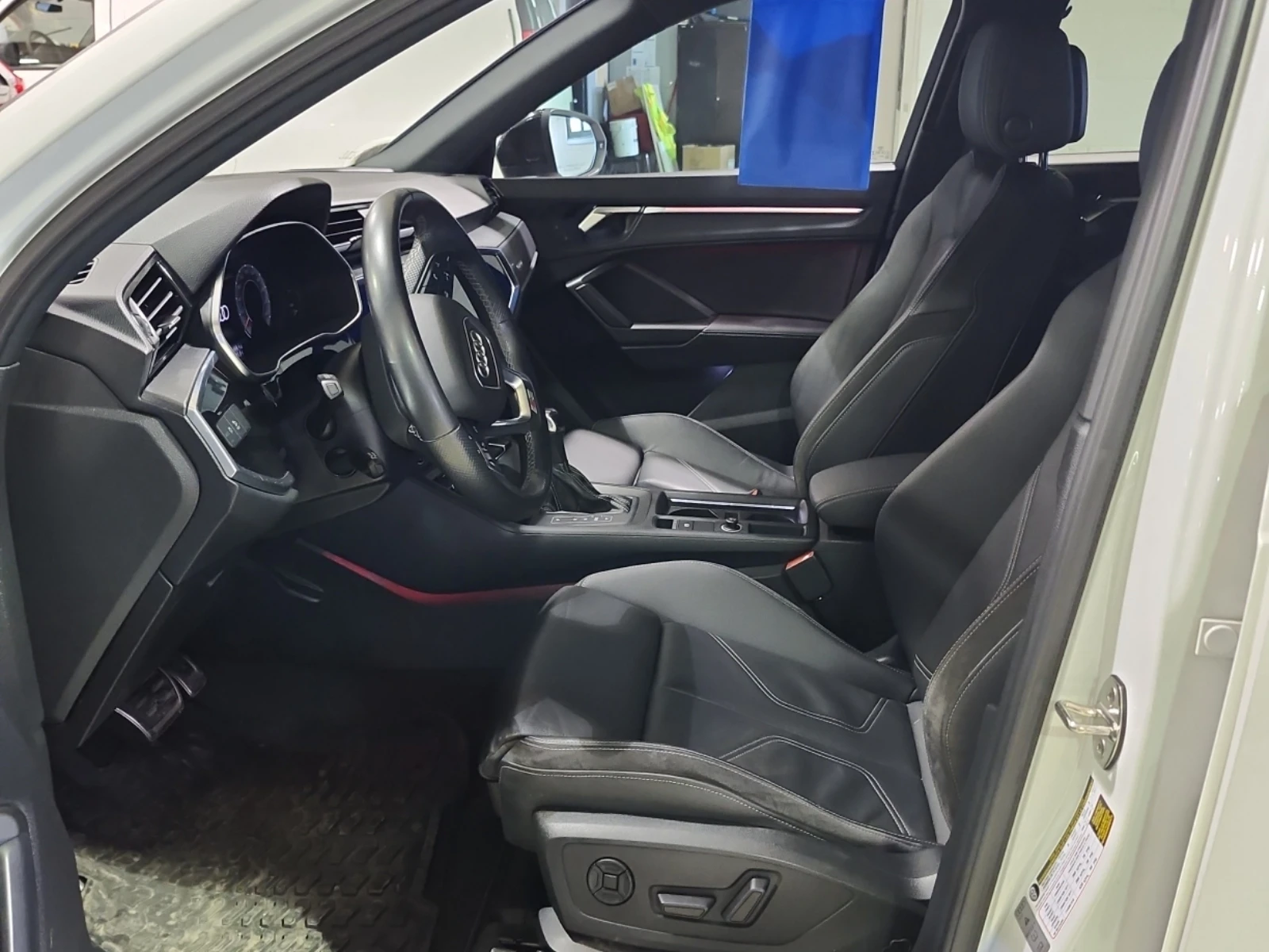 Audi Q3 TECHNIK* VIRTUAL* ПОДГРЕВ* 360* PANO* M.точка* , снимка 7 - Автомобили и джипове - 54185623