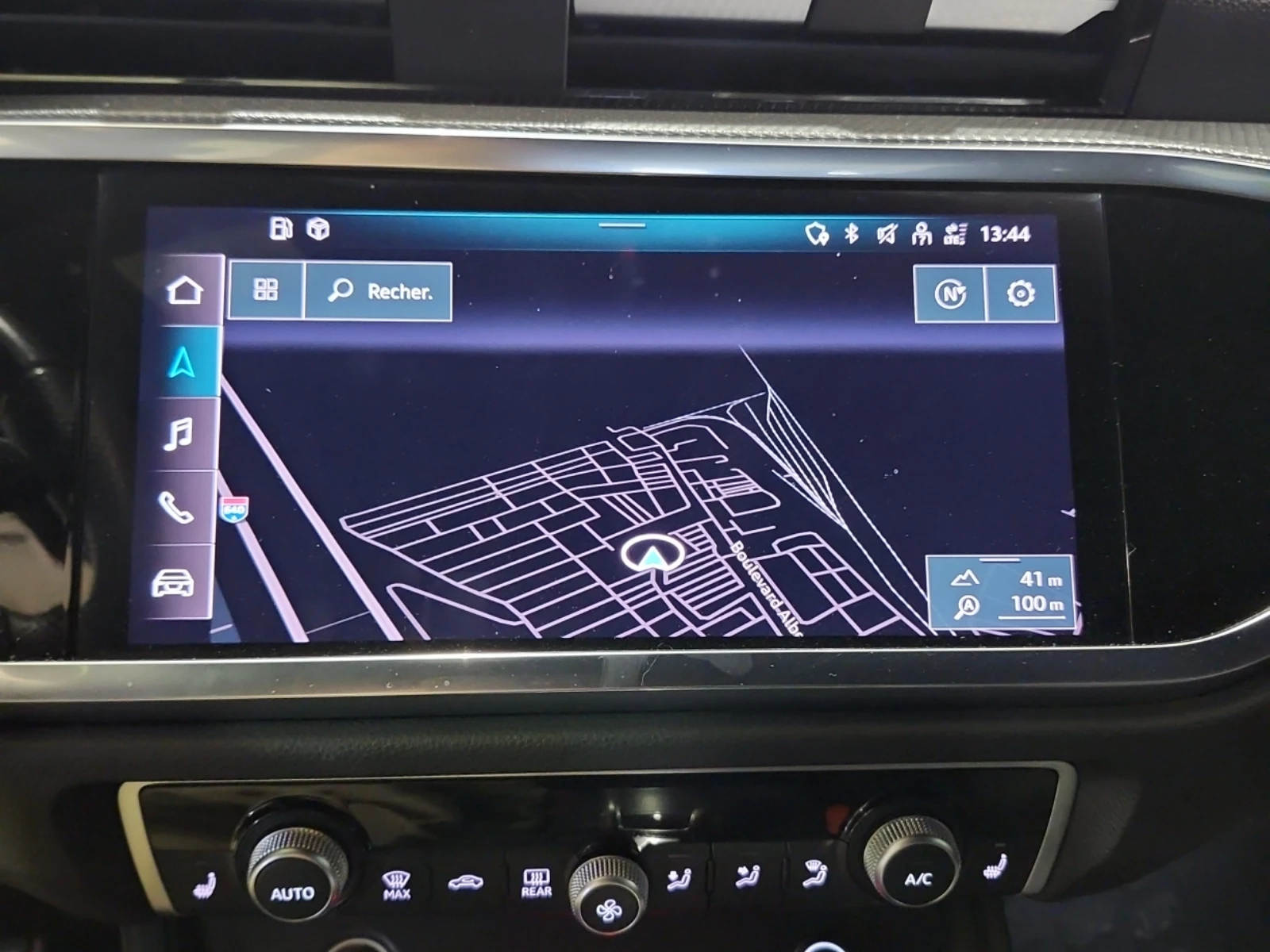 Audi Q3 TECHNIK* VIRTUAL* ПОДГРЕВ* 360* PANO* M.точка* , снимка 10 - Автомобили и джипове - 54185623